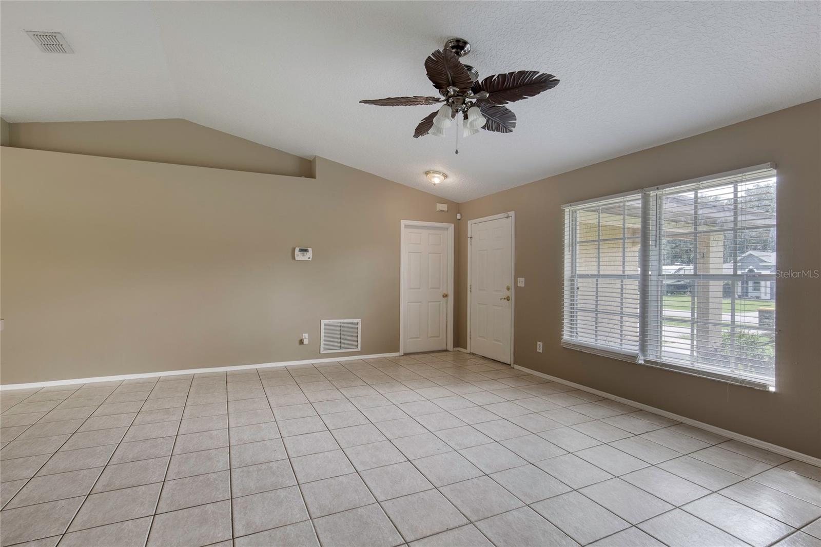 Image 4 of 22 For 1519 Silverstone Court
