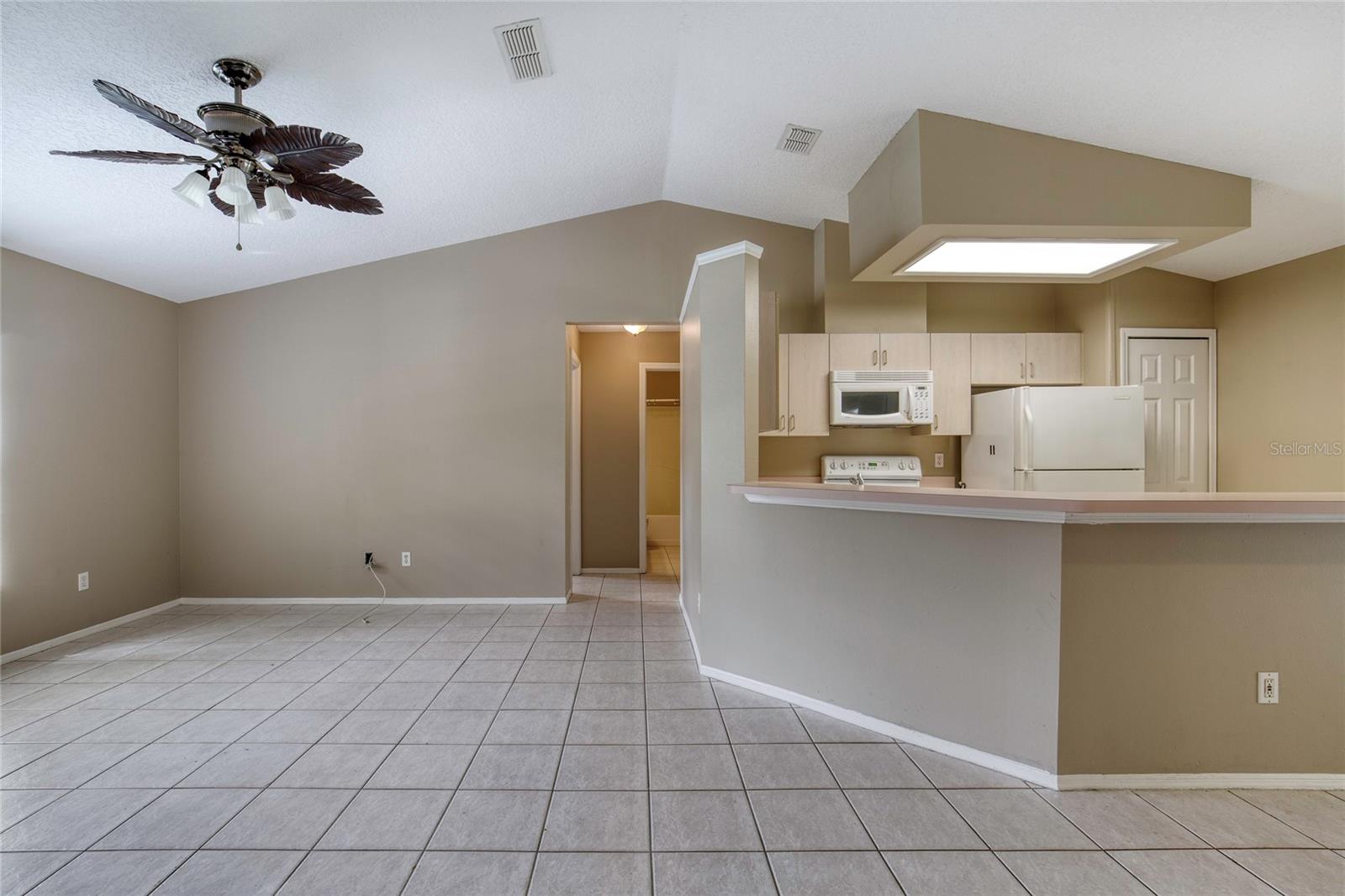 Image 6 of 22 For 1519 Silverstone Court