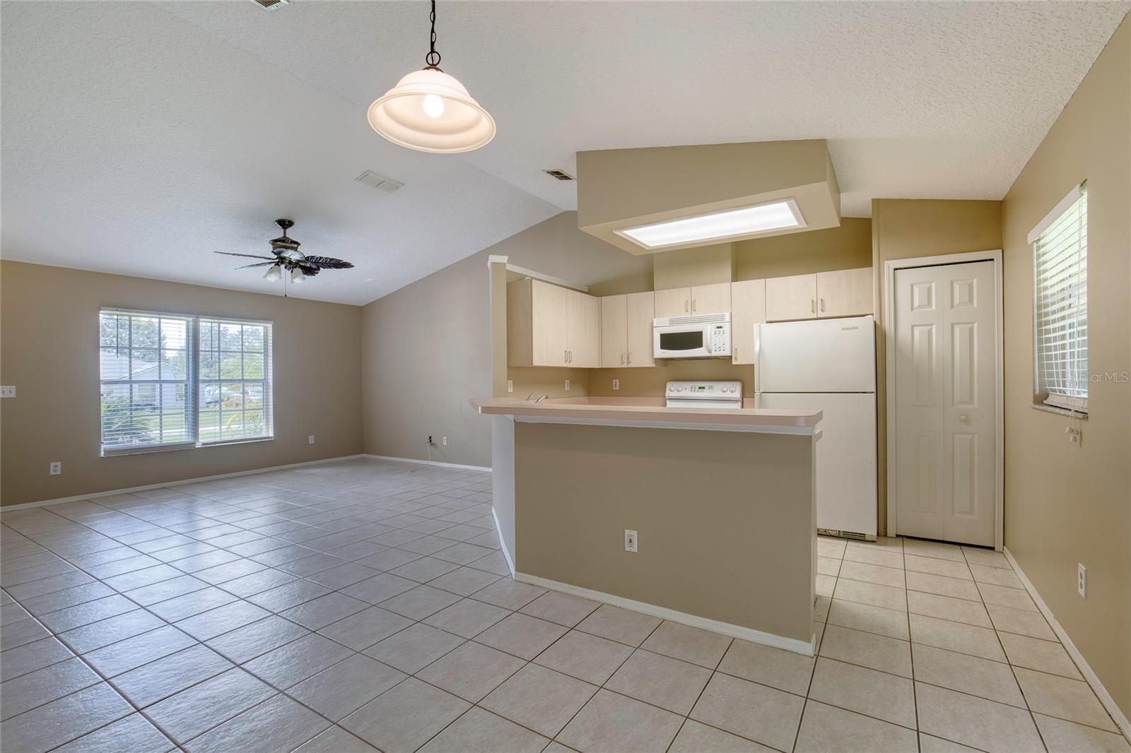Image 7 of 22 For 1519 Silverstone Court