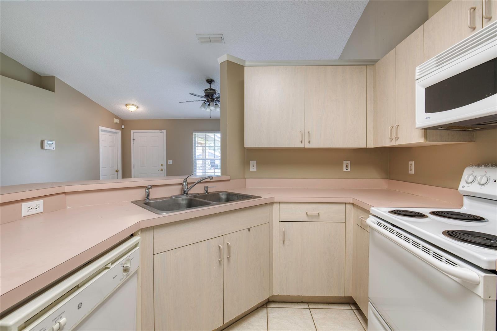 Image 8 of 22 For 1519 Silverstone Court