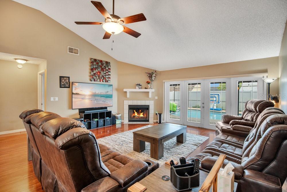 Image 4 of 20 For 1022 Albamonte Court