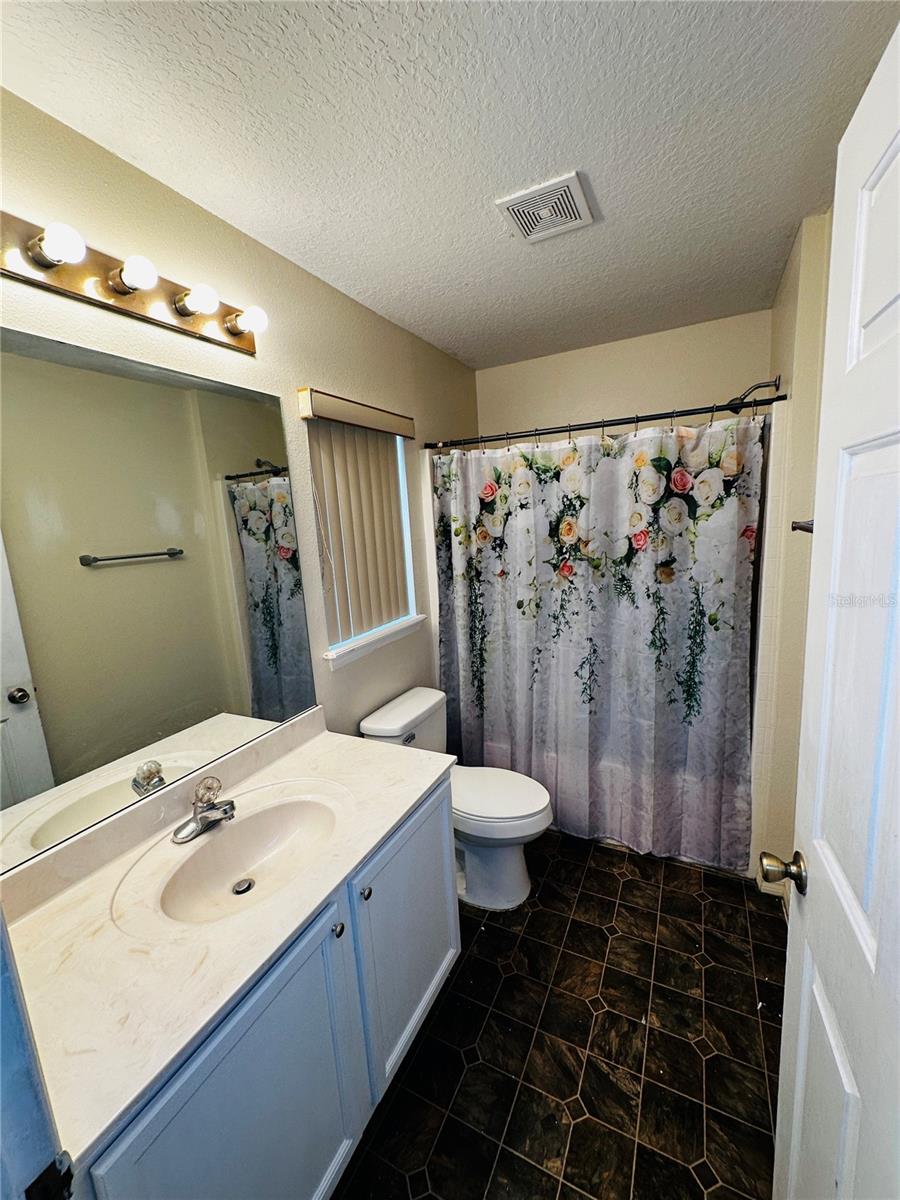 Image 11 of 16 For 304 Heritage Estates Lane