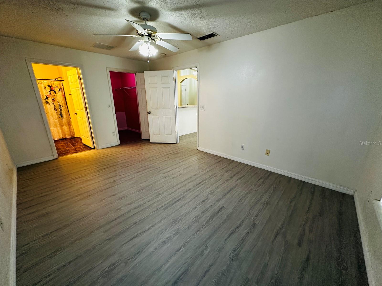 Image 3 of 16 For 304 Heritage Estates Lane