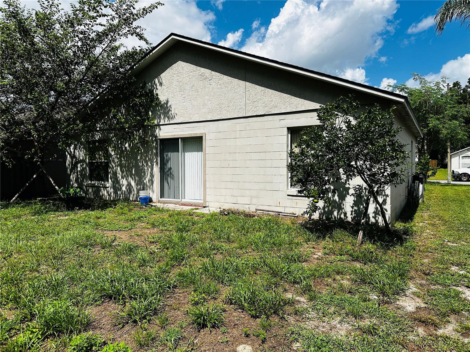 Image 9 of 16 For 304 Heritage Estates Lane