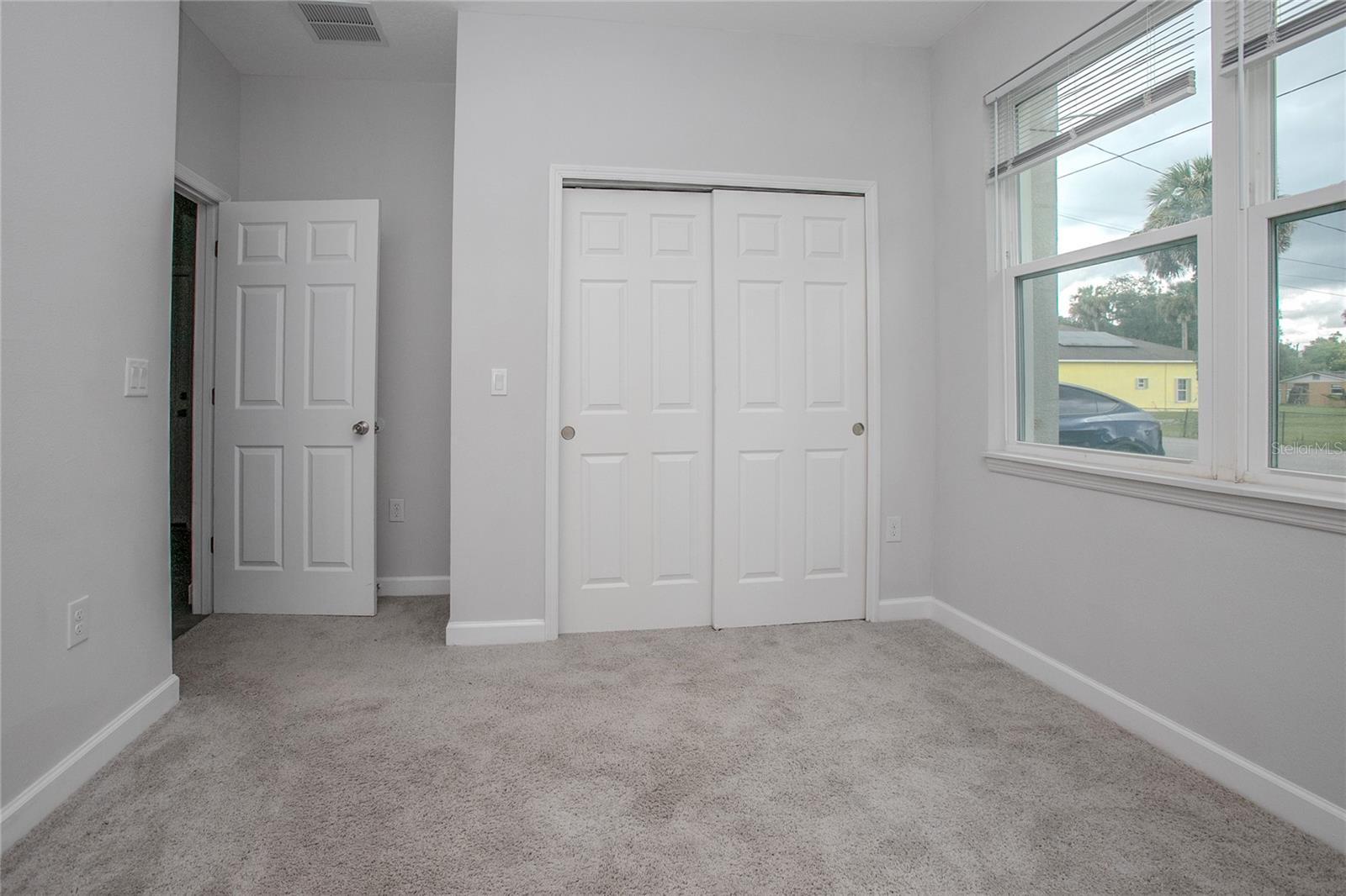 Image 10 of 13 For 1214 Thompson Avenue