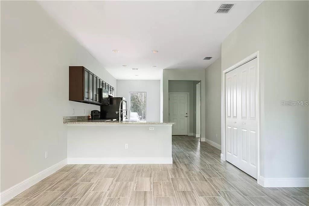 Image 2 of 9 For 1340 Evans Circle Unit B