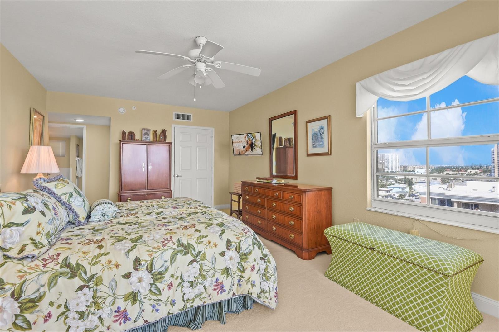 Image 23 of 57 For 3145 Atlantic Avenue 1001