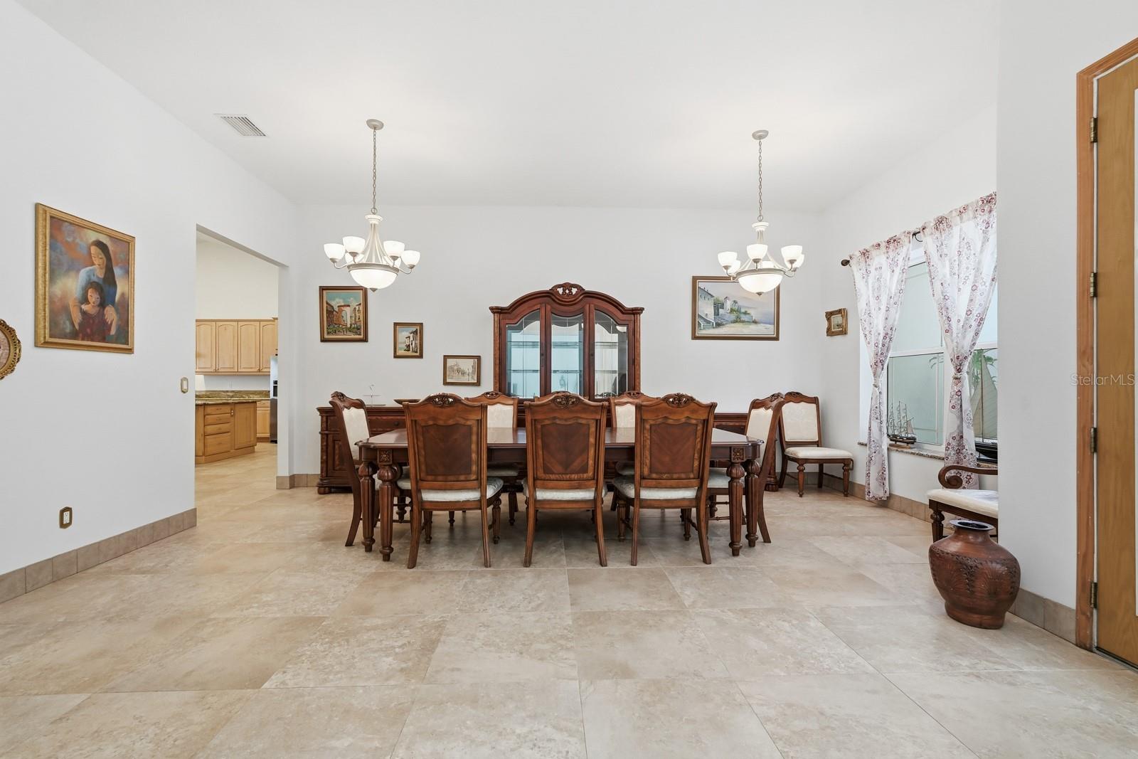 Image 12 of 67 For 105 Beach Street