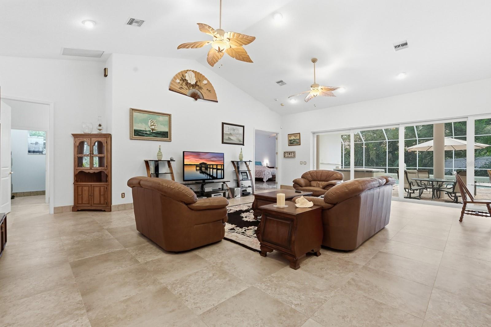 Image 16 of 67 For 105 Beach Street