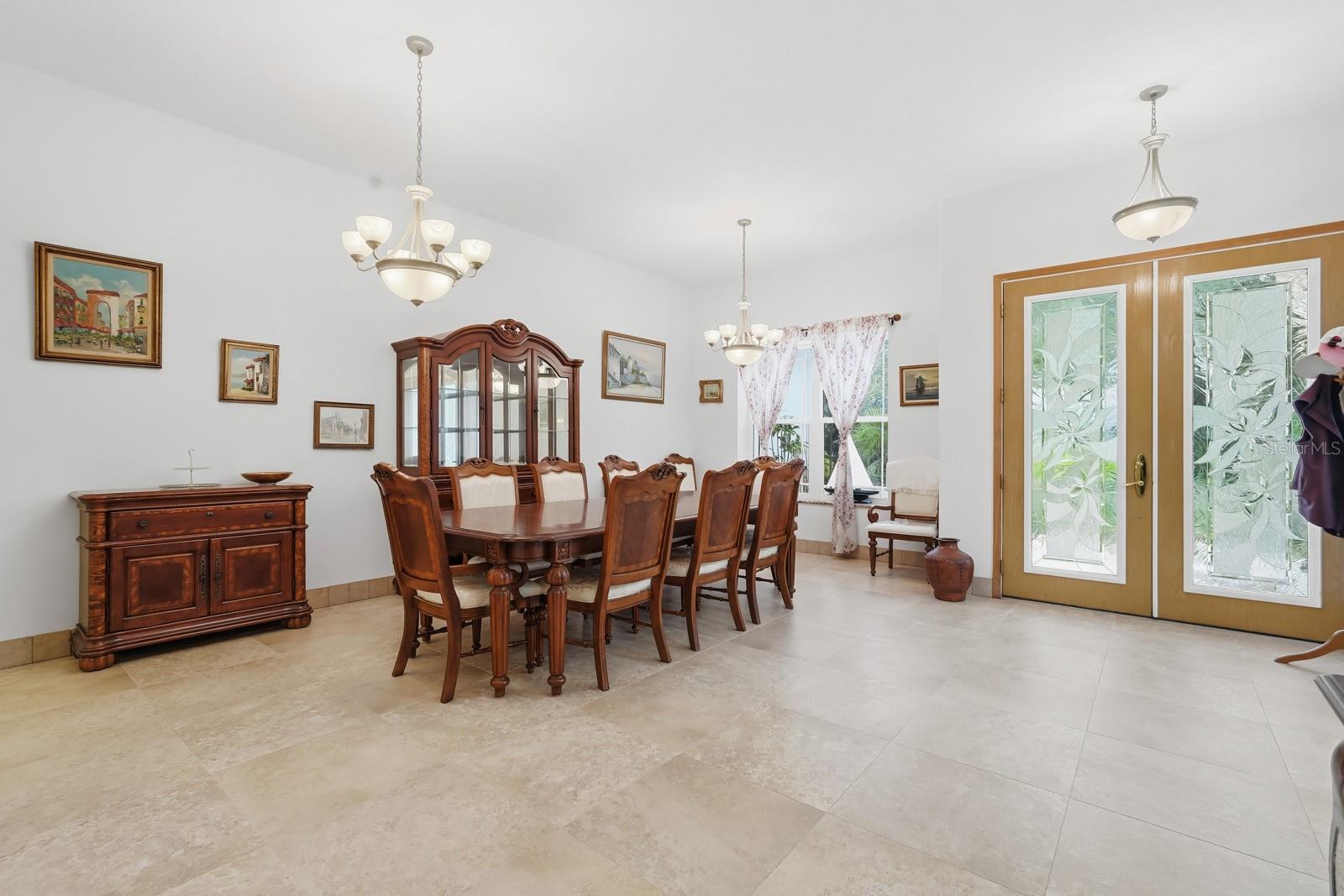 Image 9 of 67 For 105 Beach Street