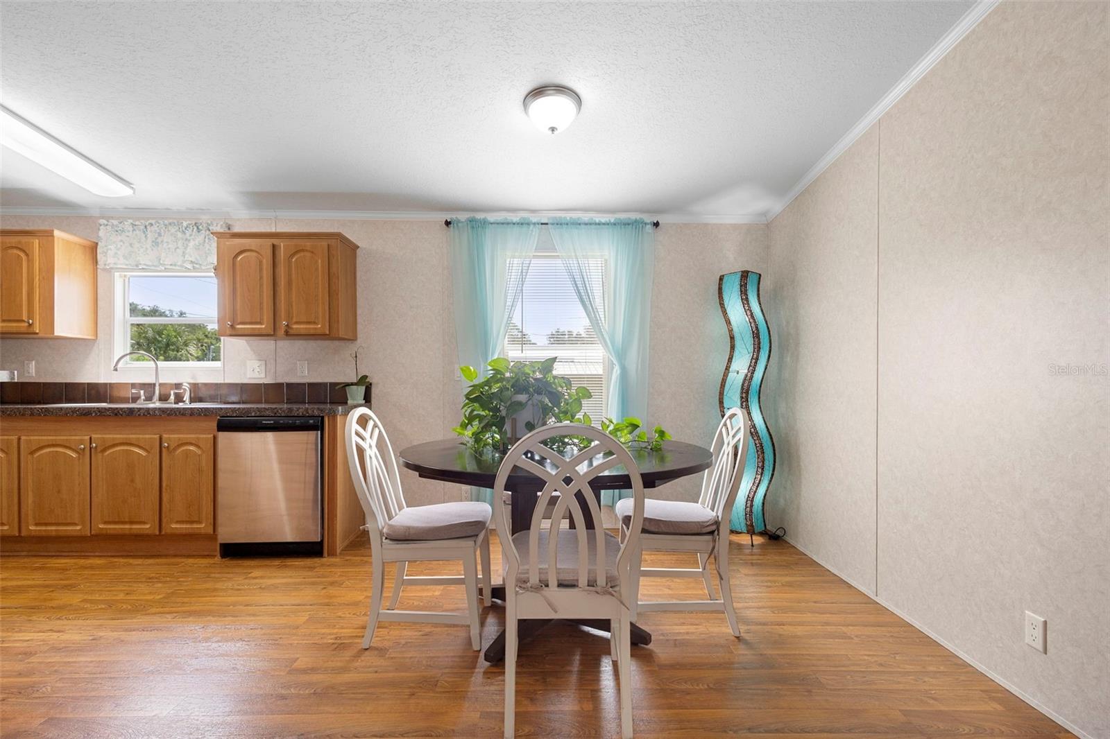 Image 13 of 41 For 4393 Maple Avenue