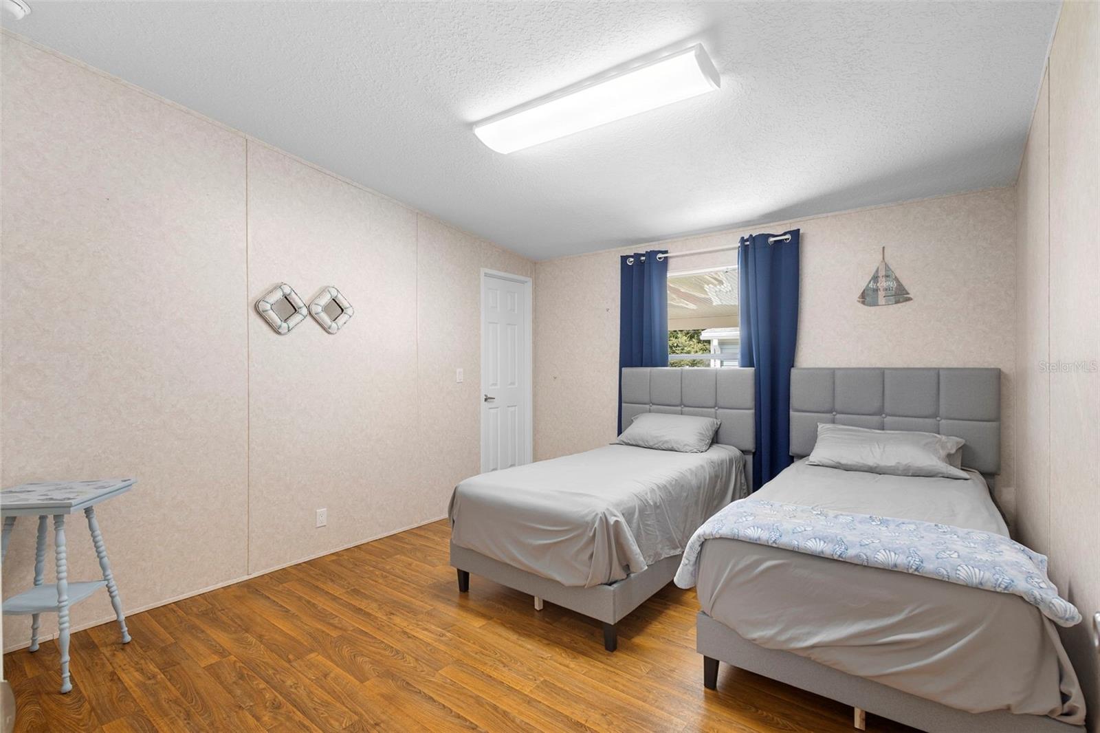 Image 22 of 41 For 4393 Maple Avenue