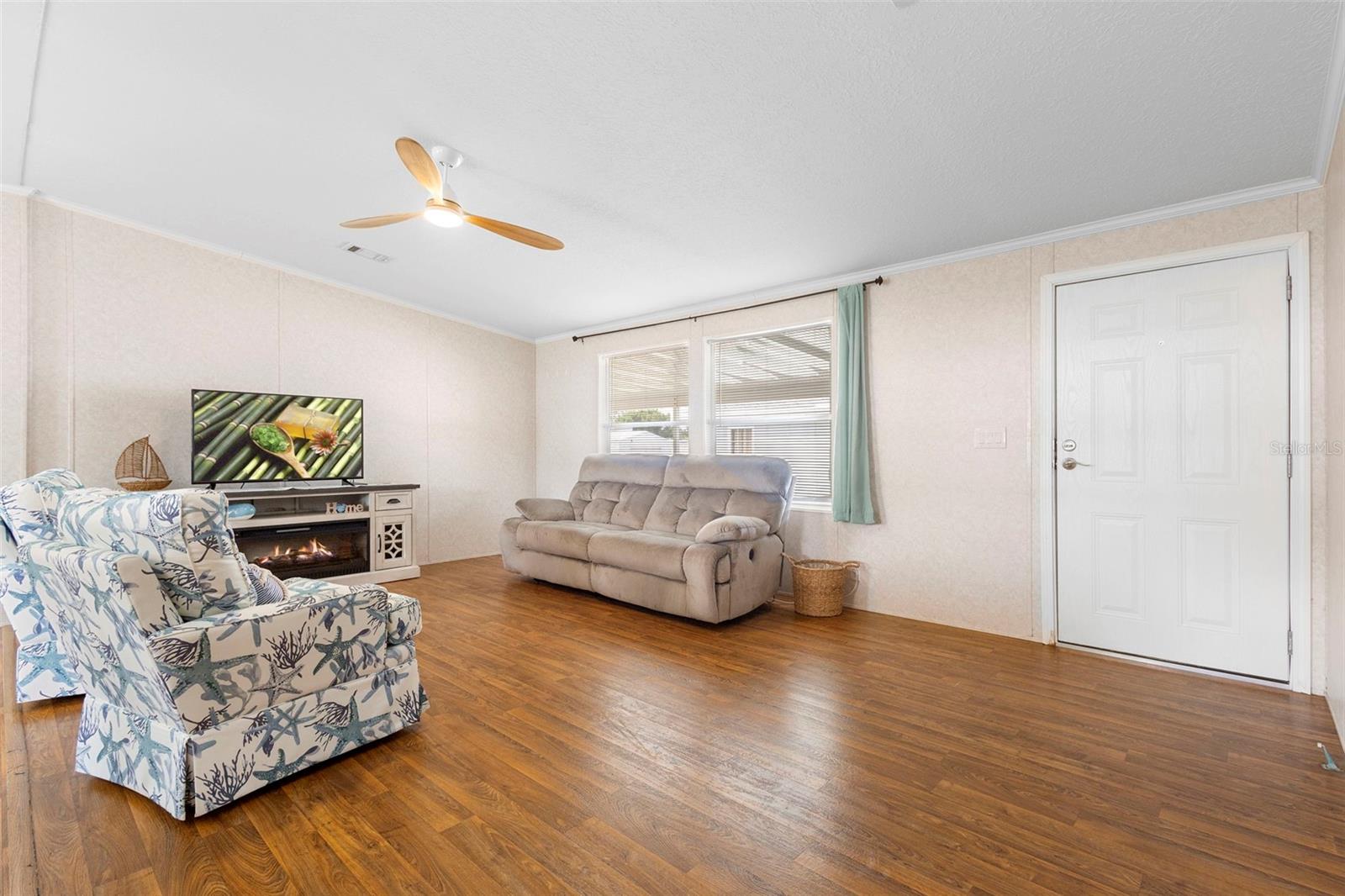 Image 3 of 41 For 4393 Maple Avenue