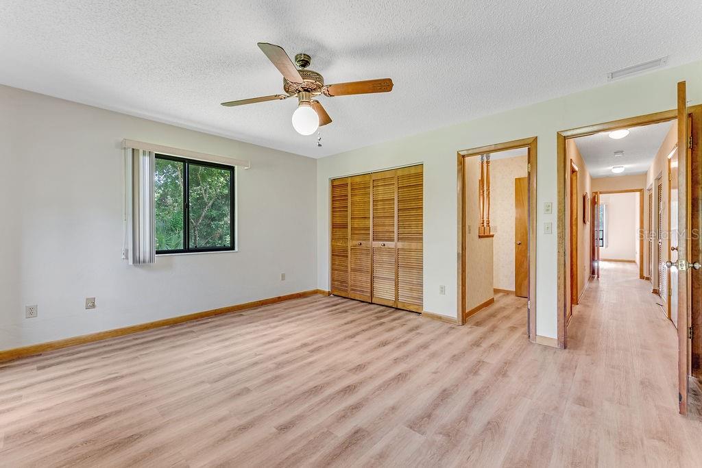 Image 11 of 25 For 5943 Trailwood Drive