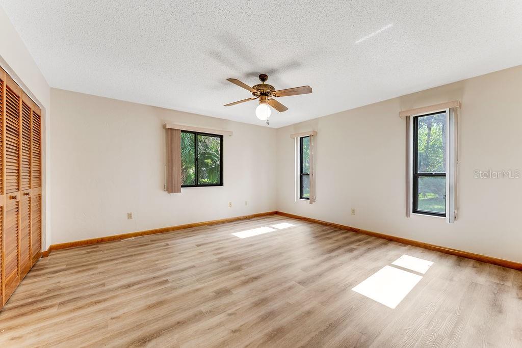 Image 12 of 25 For 5943 Trailwood Drive