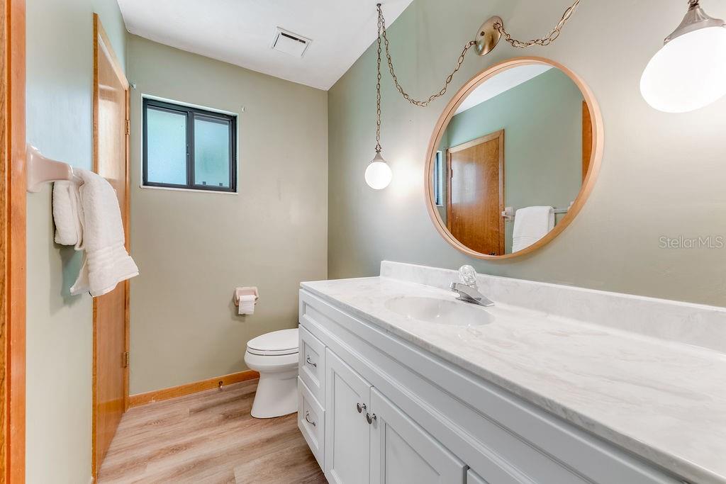 Image 14 of 25 For 5943 Trailwood Drive