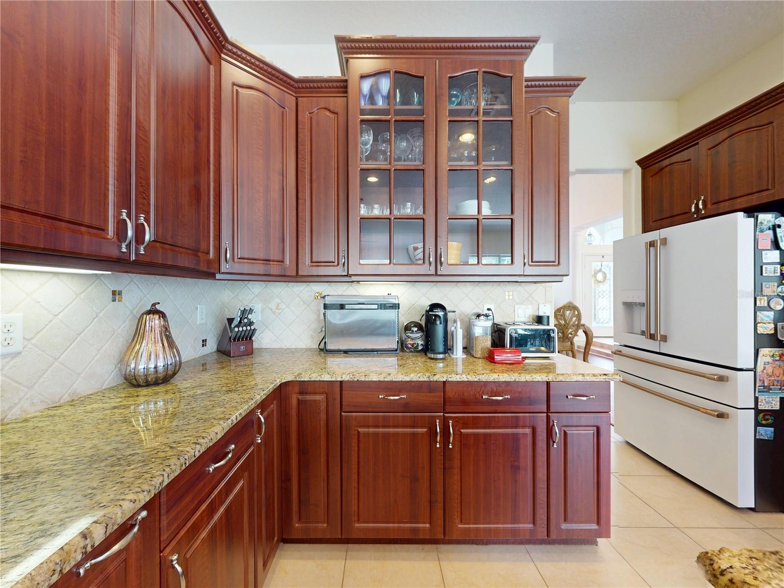Image 15 of 94 For 253 Glen Abbey Lane