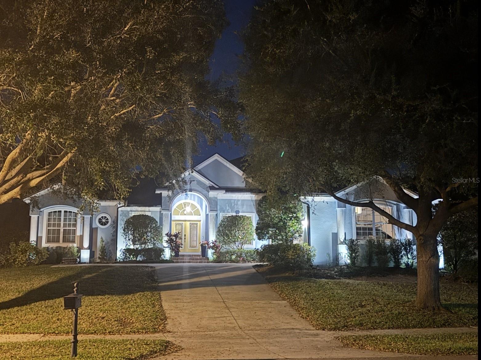 Image 2 of 94 For 253 Glen Abbey Lane