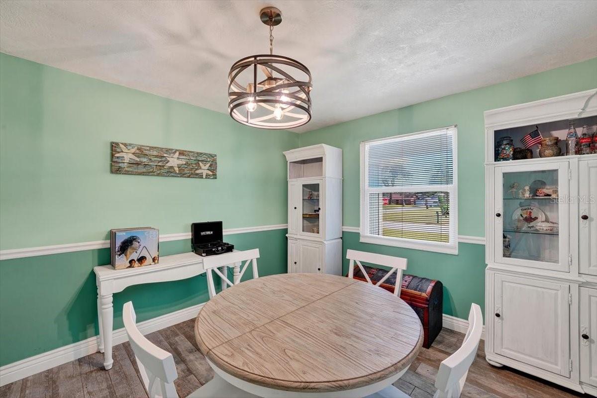 Image 17 of 51 For 24 Heather Lane