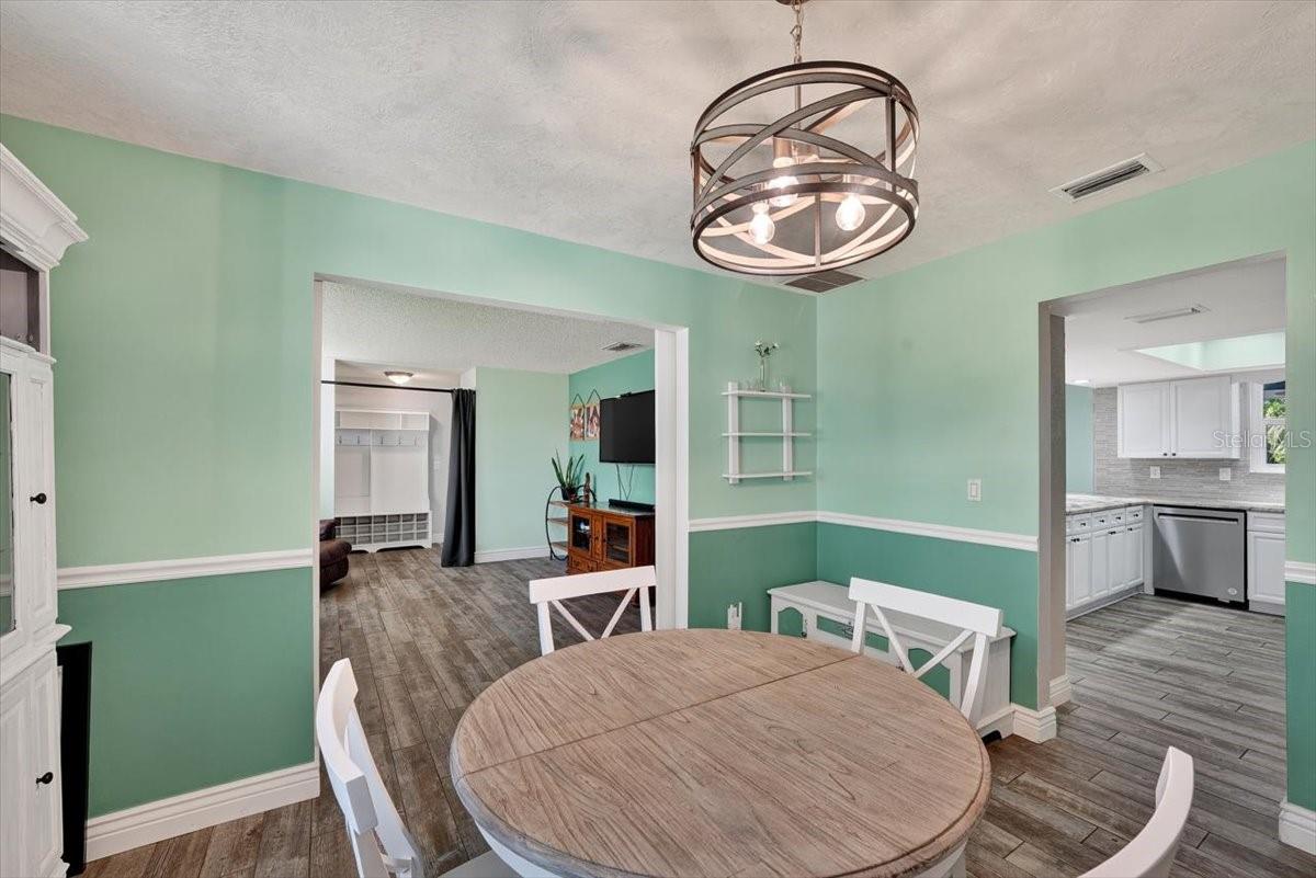 Image 18 of 51 For 24 Heather Lane