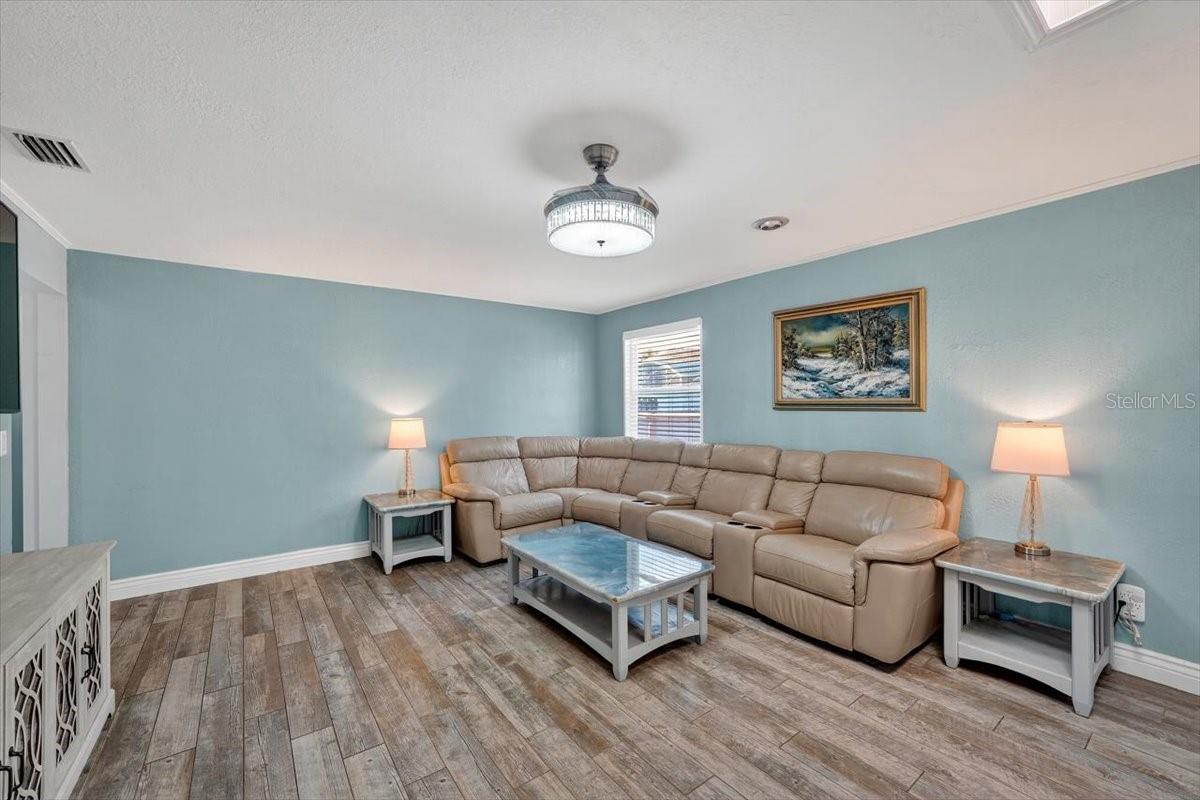 Image 27 of 51 For 24 Heather Lane