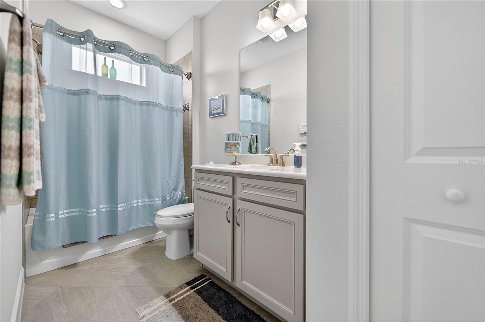 Image 17 of 31 For 253 Compass Rose Drive