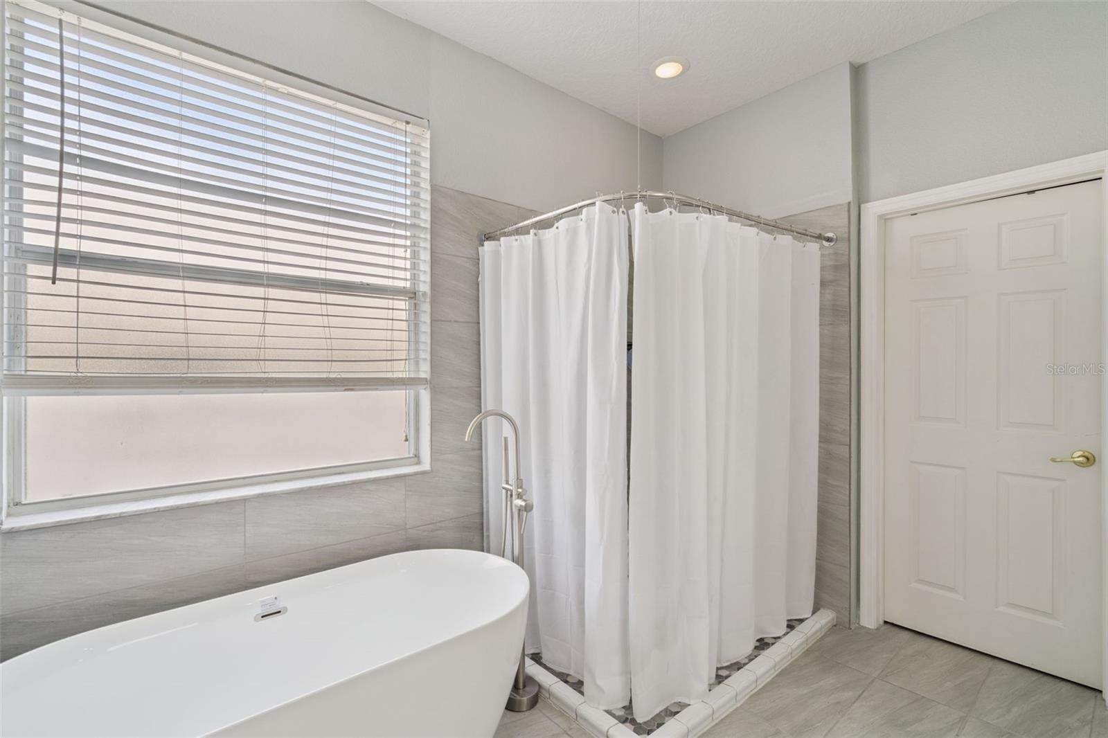 Image 18 of 43 For 2902 Coontie Avenue