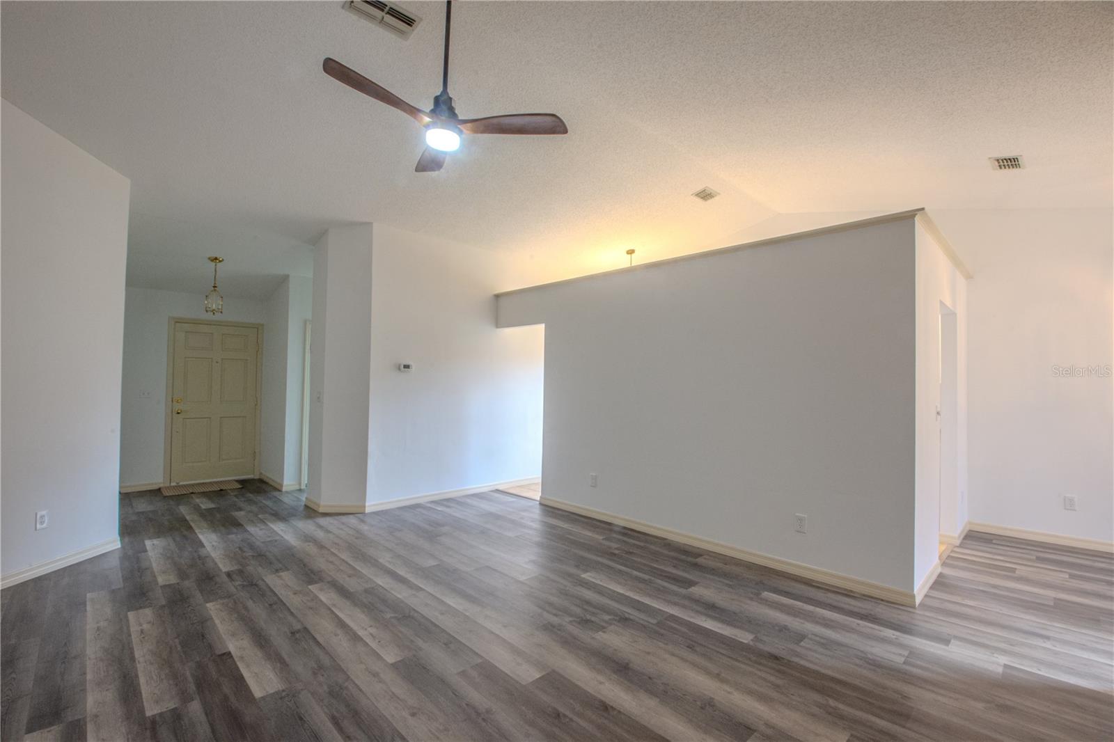 Image 7 of 29 For 714 Fox Tail Court