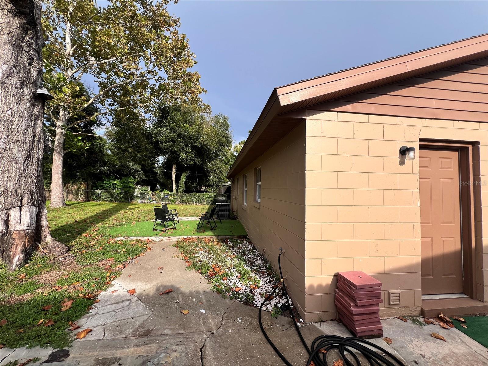 Image 8 of 59 For 921 Valleydale Avenue