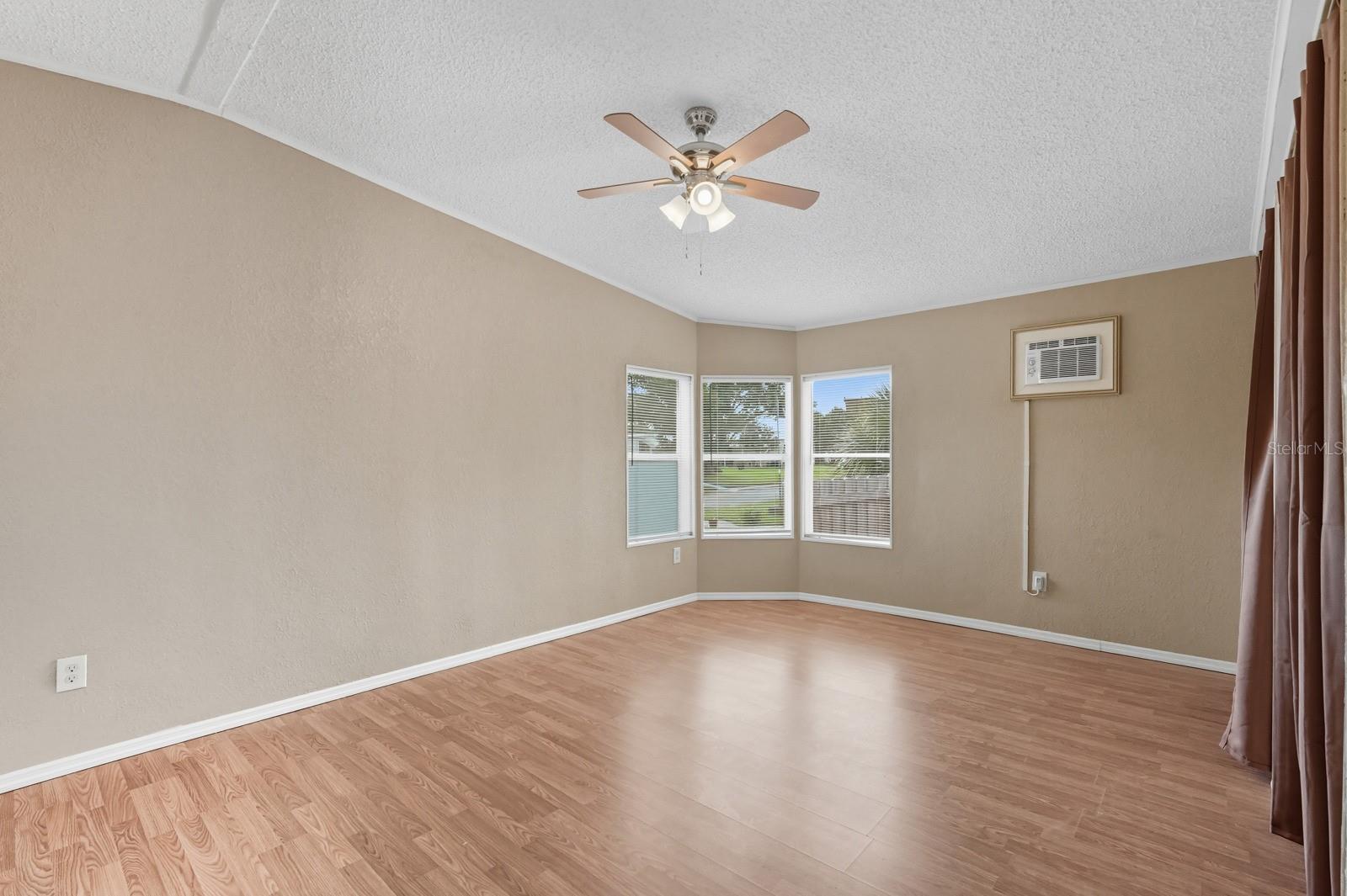 Image 19 of 33 For 5402 Taylor Avenue