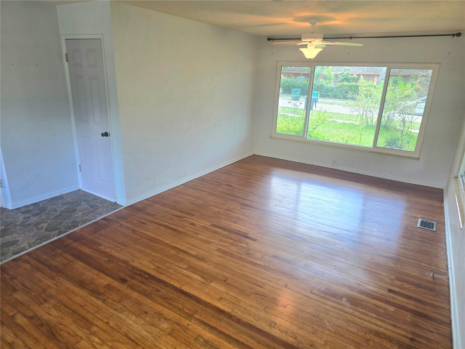 Image 13 of 33 For 817 Euclid Avenue