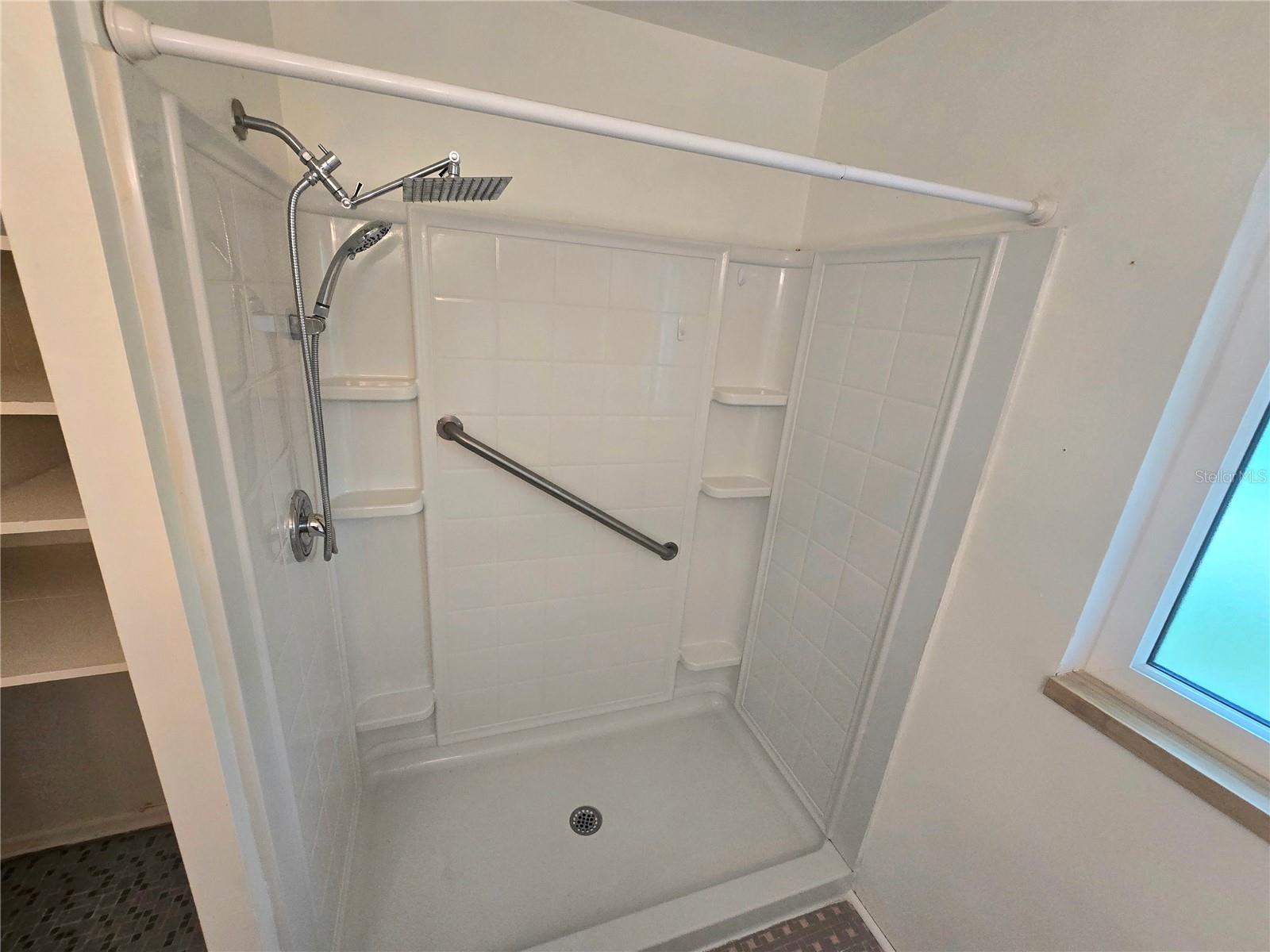 Image 15 of 33 For 817 Euclid Avenue