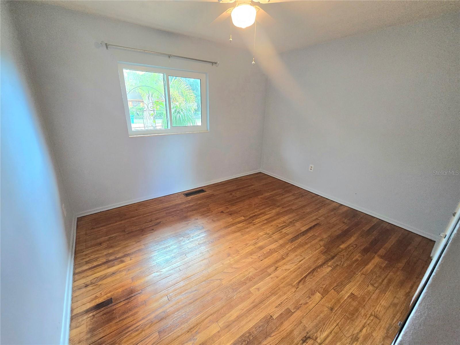 Image 17 of 33 For 817 Euclid Avenue