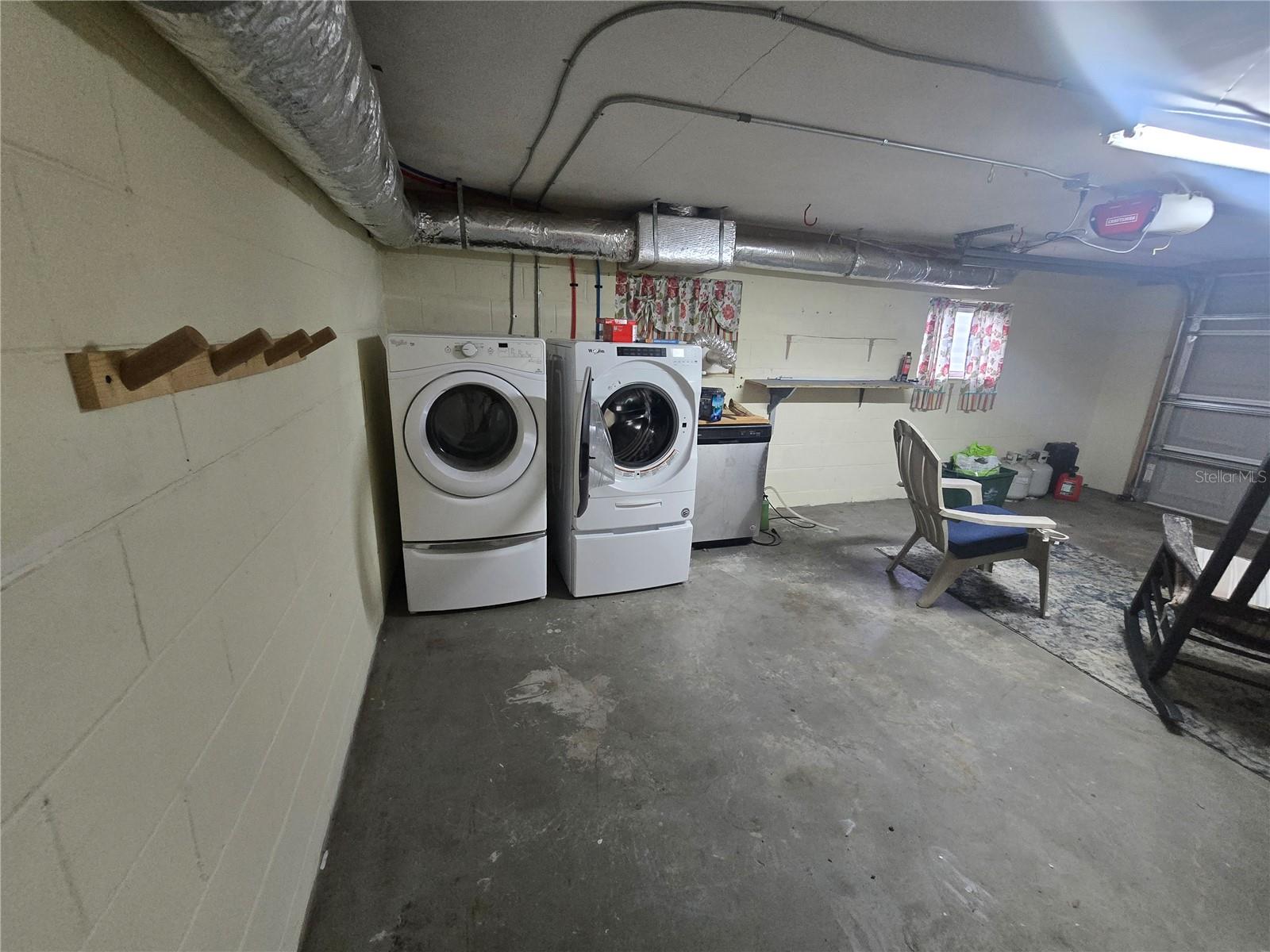 Image 24 of 33 For 817 Euclid Avenue