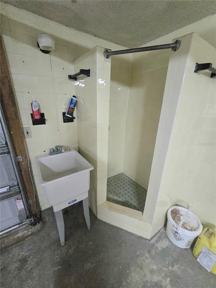 Image 26 of 33 For 817 Euclid Avenue