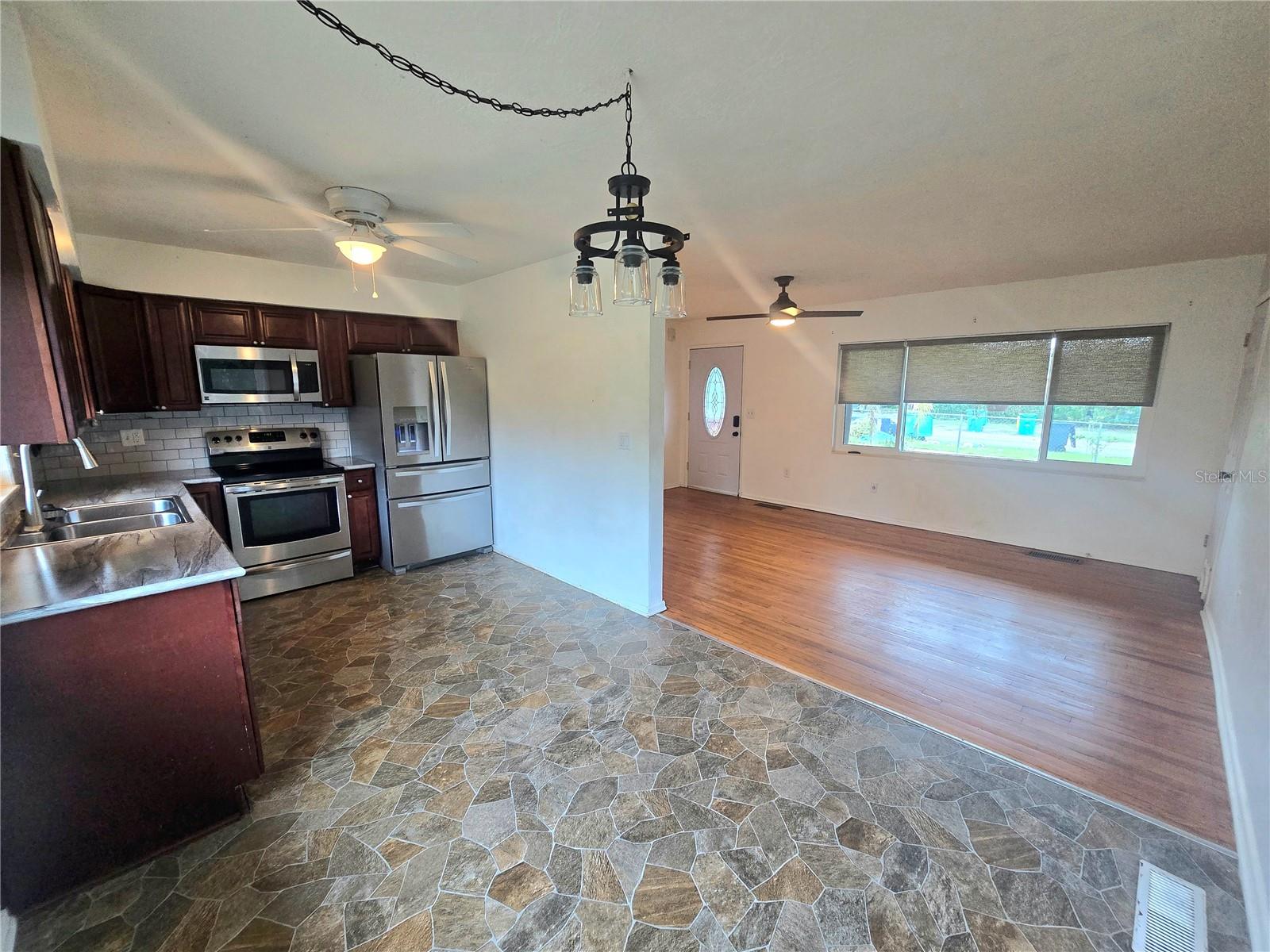 Image 7 of 33 For 817 Euclid Avenue