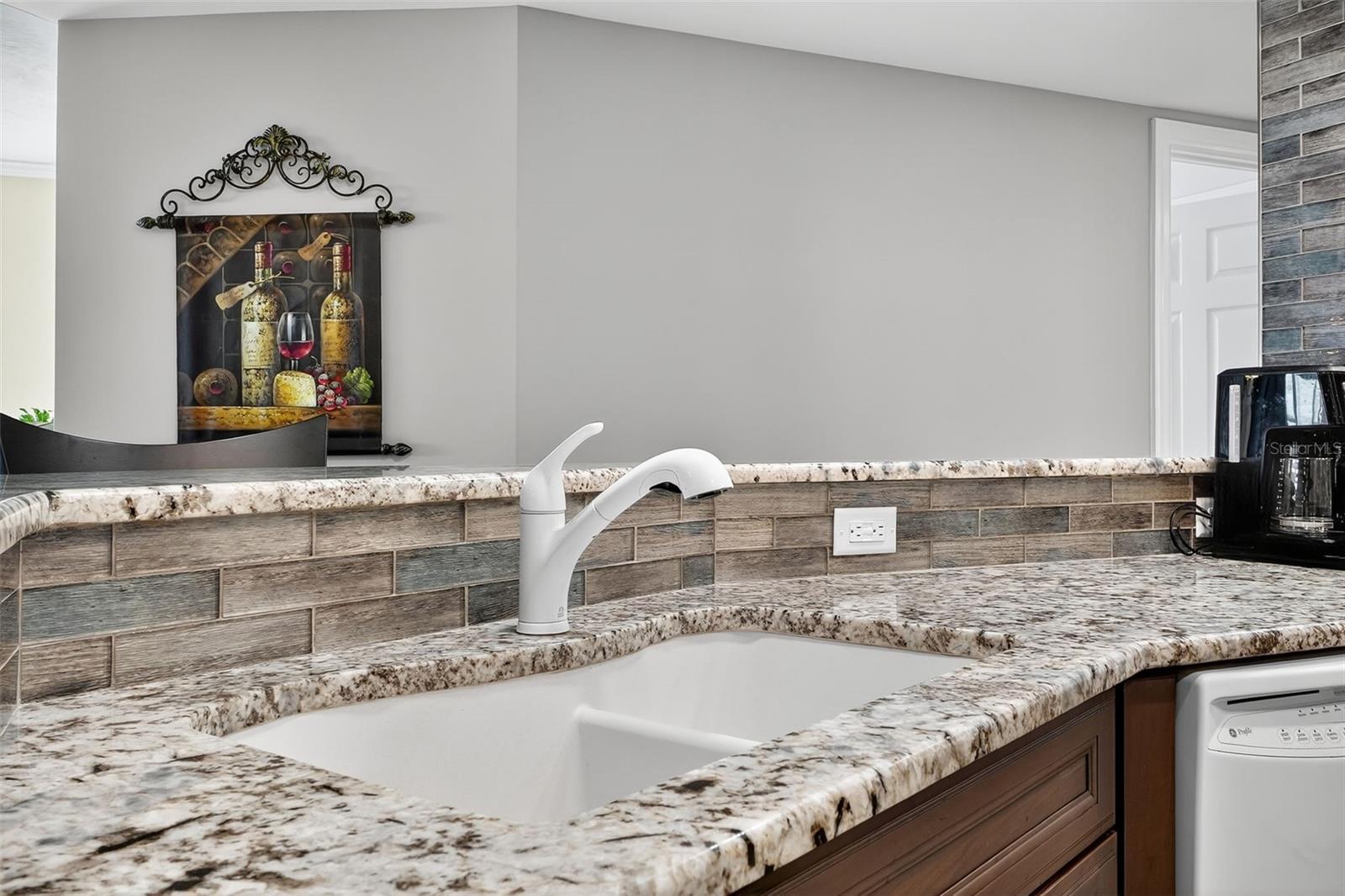 Image 16 of 57 For 3311 Atlantic Avenue 1504