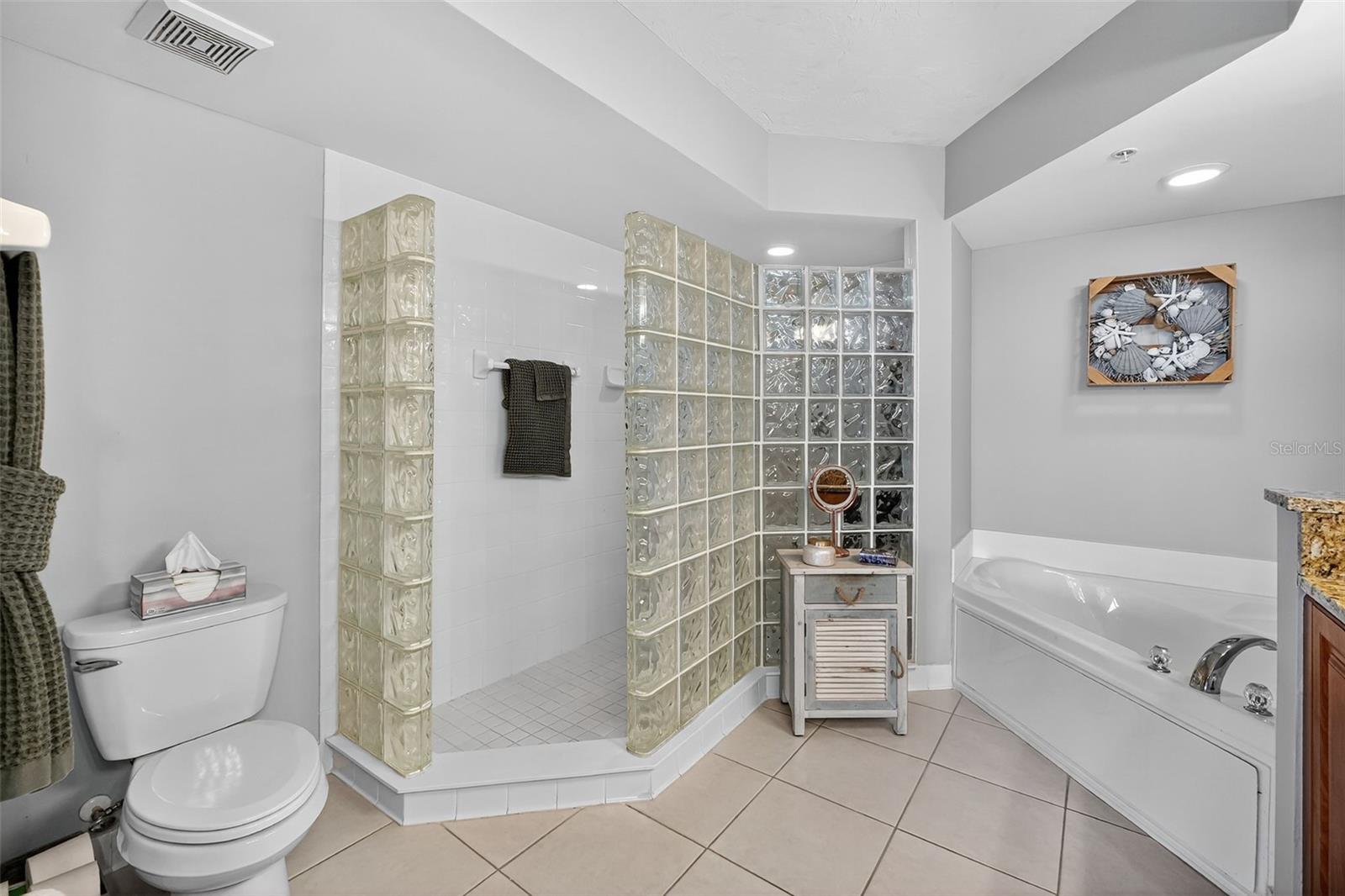 Image 27 of 57 For 3311 Atlantic Avenue 1504