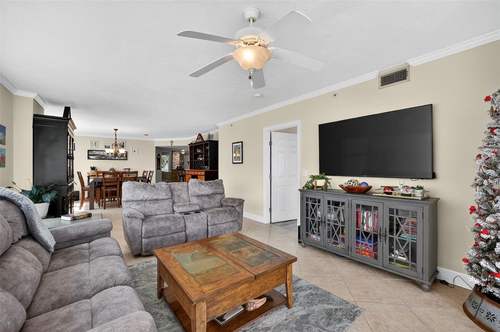 Image 9 of 57 For 3311 Atlantic Avenue 1504