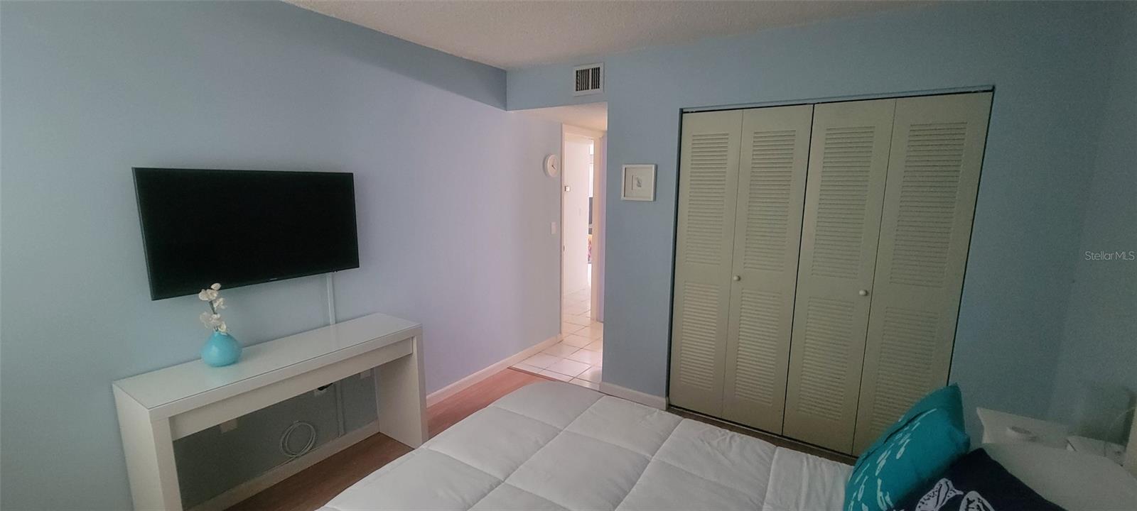 Image 11 of 19 For 160 Live Oak Woods Court 3c