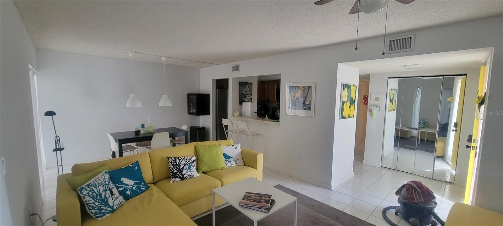 Image 8 of 19 For 160 Live Oak Woods Court 3c