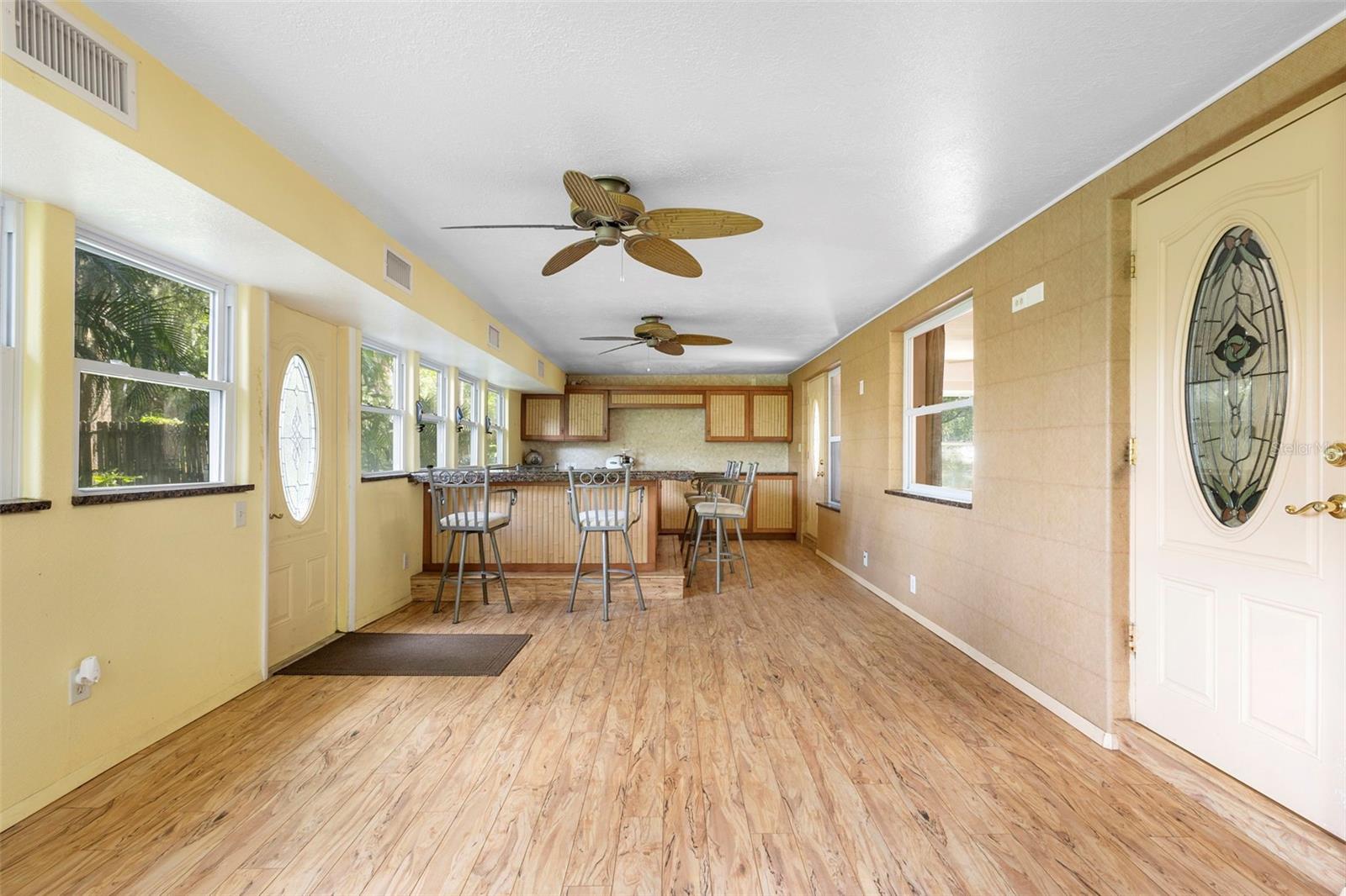 Image 19 of 40 For 721 Lake Avenue