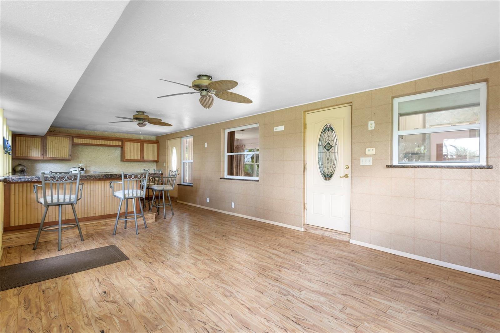 Image 20 of 40 For 721 Lake Avenue