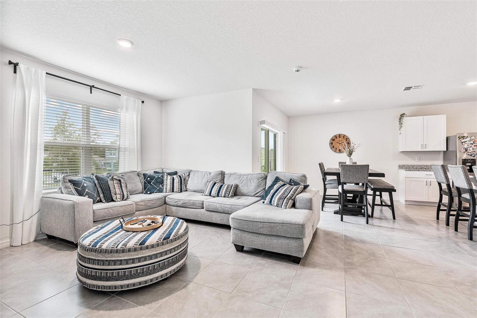 Image 14 of 37 For 511 Baroness Way