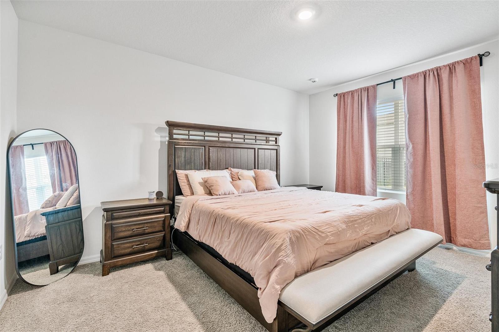 Image 16 of 37 For 511 Baroness Way