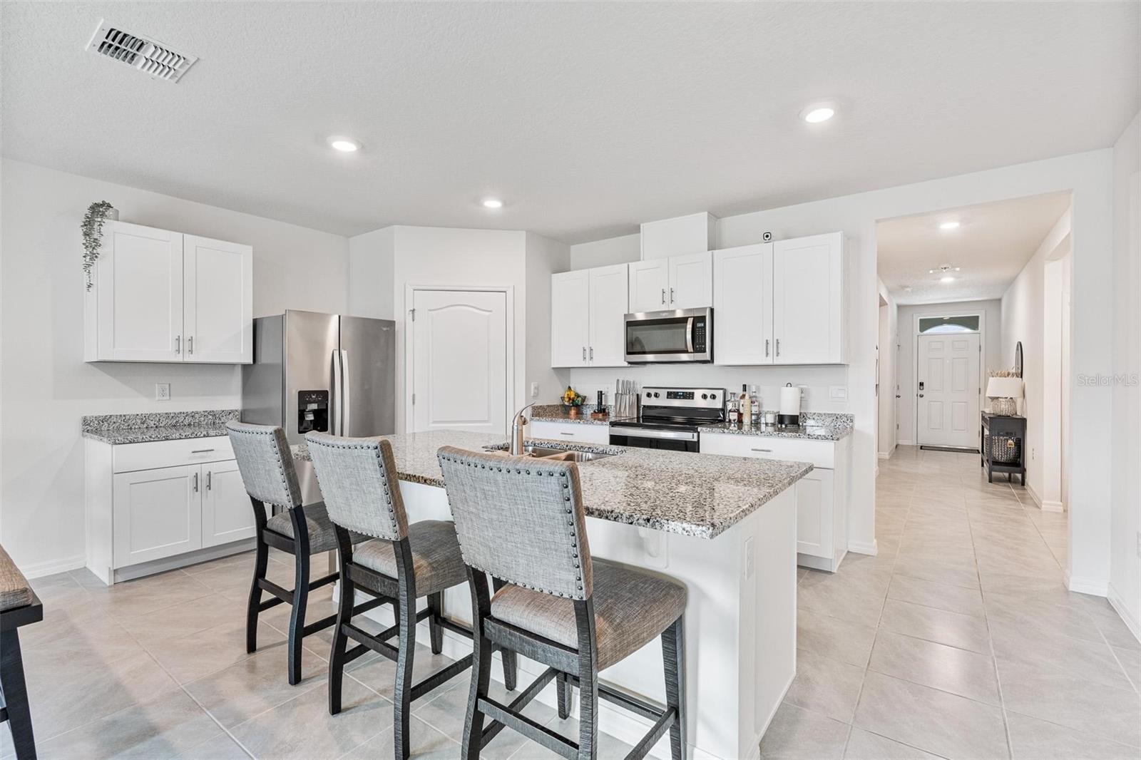 Image 9 of 37 For 511 Baroness Way