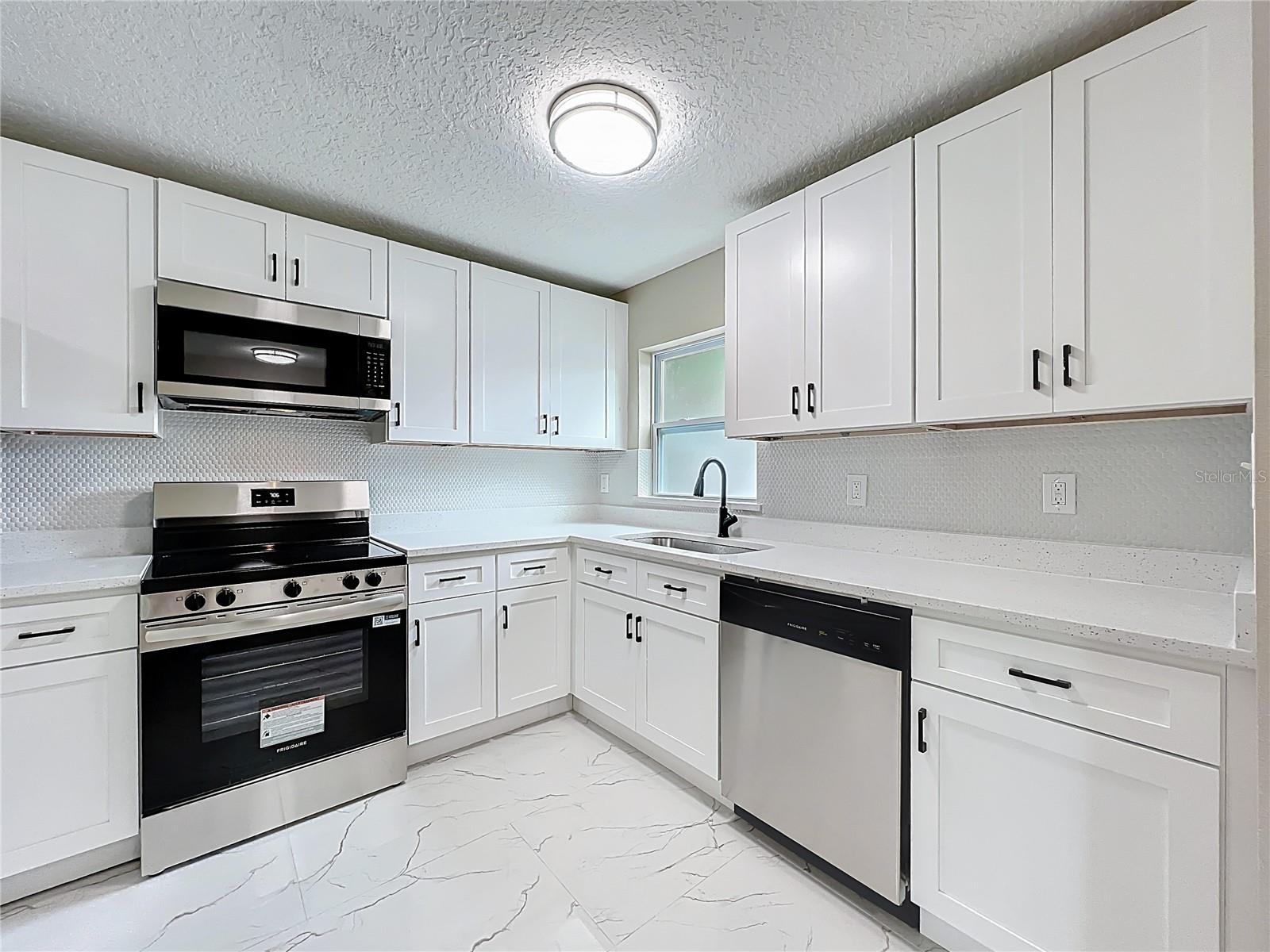 Image 10 of 56 For 3033 Sutton Dr