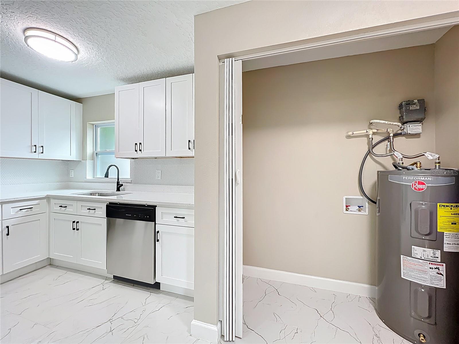 Image 12 of 56 For 3033 Sutton Dr