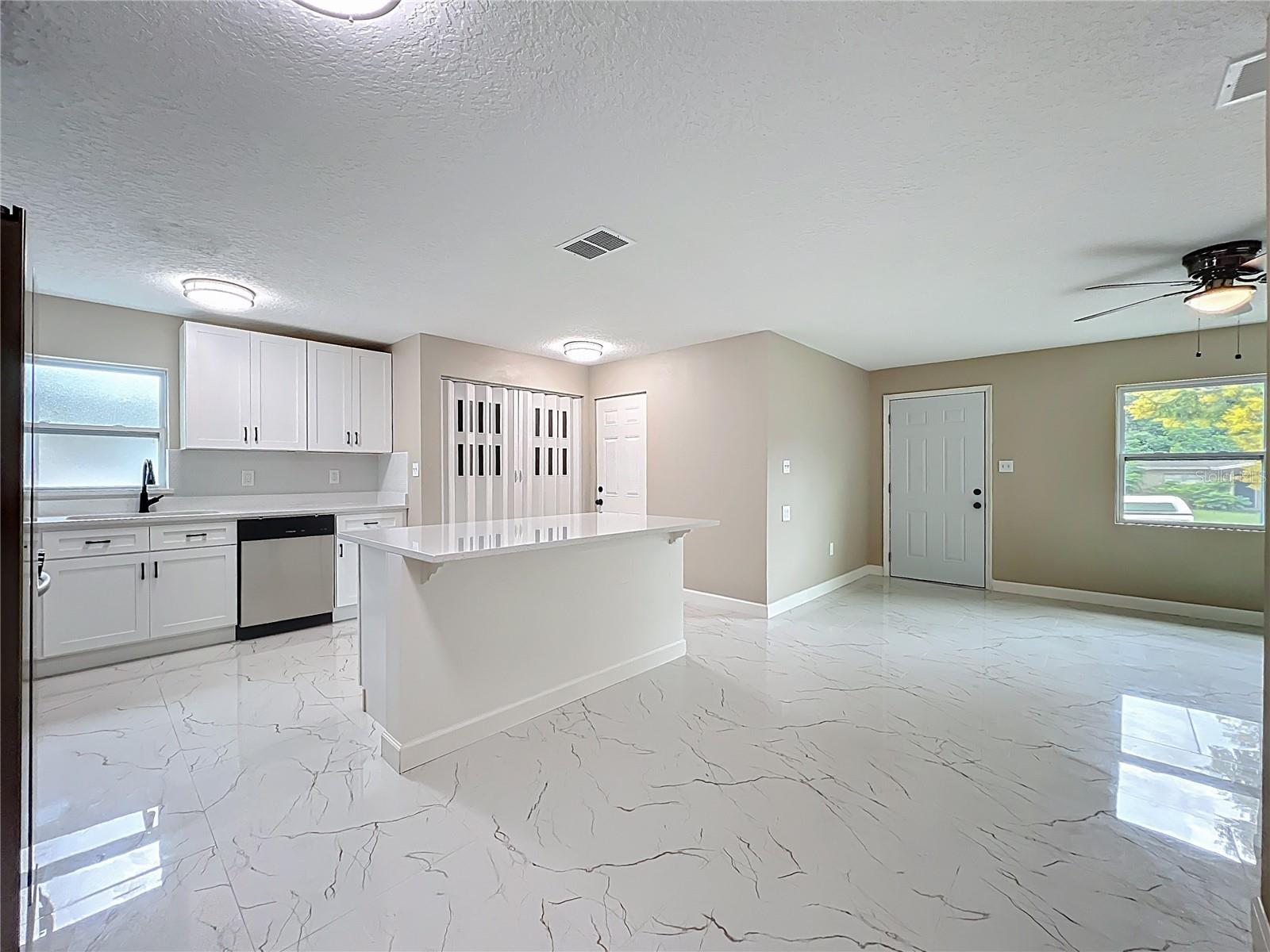 Image 18 of 56 For 3033 Sutton Dr