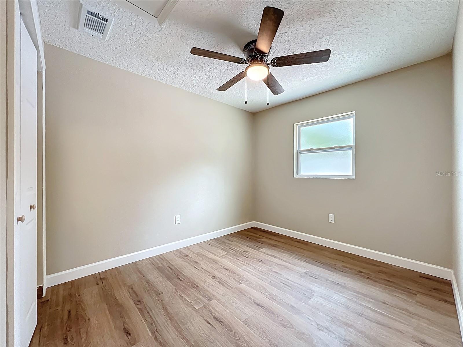 Image 19 of 56 For 3033 Sutton Dr
